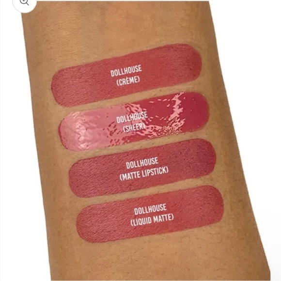 Makeup Revolution Beauty Sheer Brilliant Lipgloss in Sheer Dollhouse - Picture 4 of 10